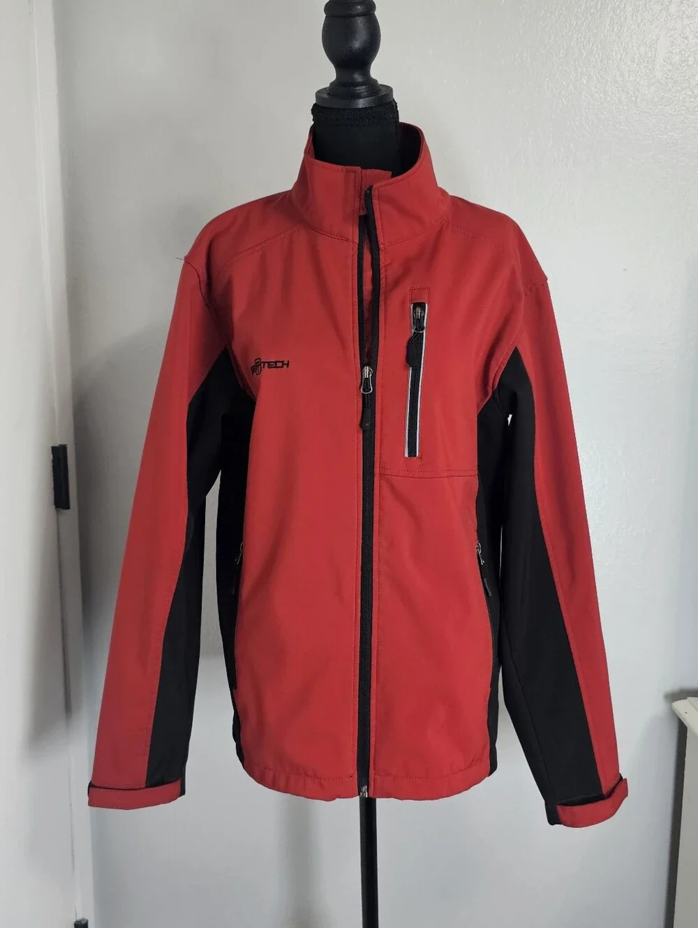 Free Tech Red & Black Softshell Jacket Men’s Performance  - Size Small